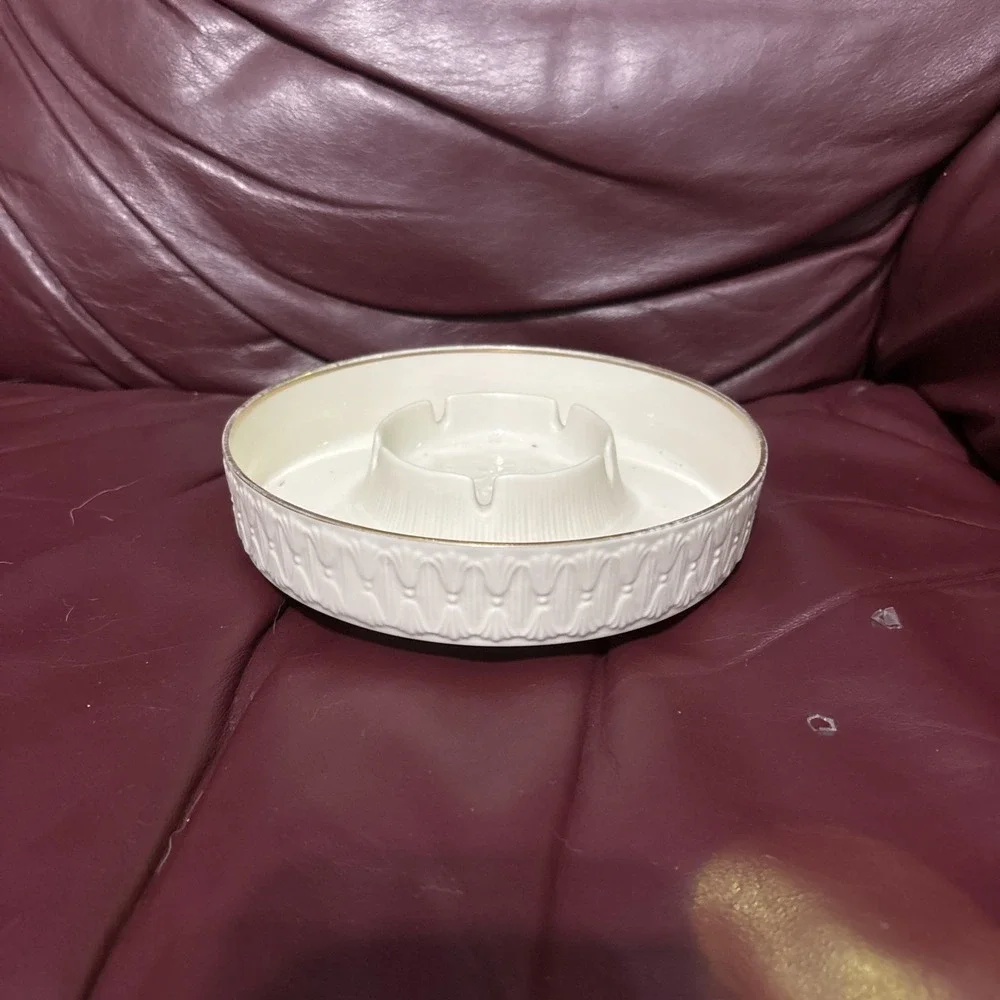 Vintage Lenox Ashtray Round Snowflake 24K Gold Trim 7